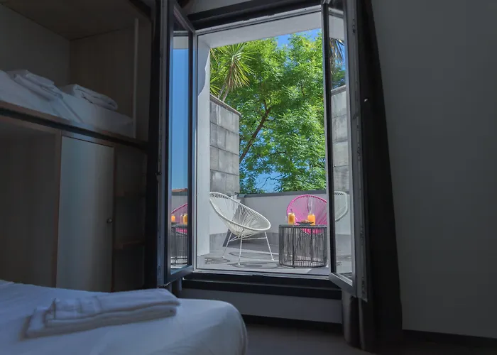 Cats San SebastianHostal