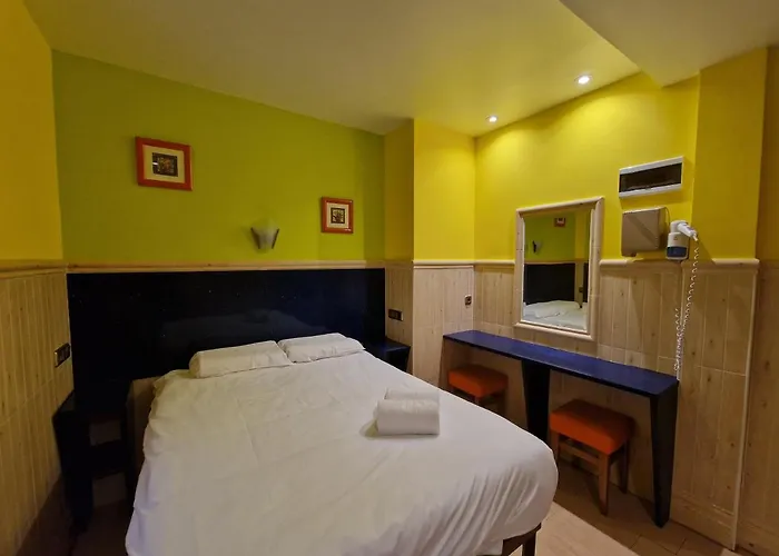 Pension Izar Bat Guesthouse San Sebastián